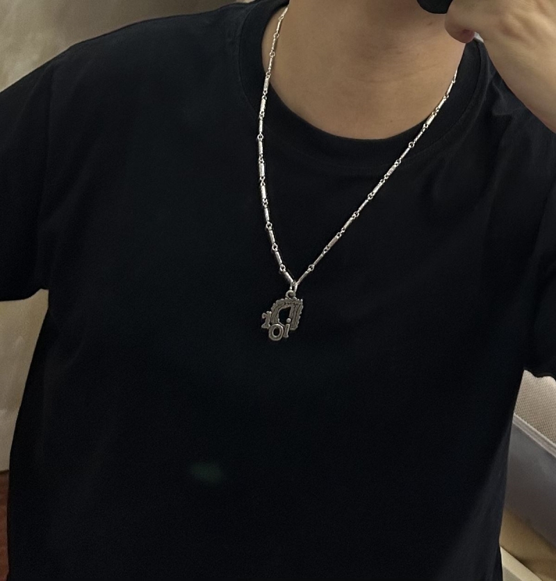 chr1st1an D10r necklaces